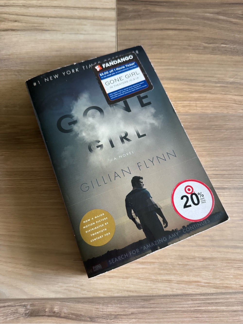 Gone Girl by Gillian Flynn - Hardcover/Novel - Gray Black Cover